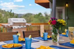15 min to Pearl St in Boulder! Rope Course, Hot Tub & Views