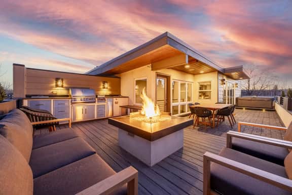 Luxury Oasis! Heated Pool, Rooftop Spa, Fire Pits